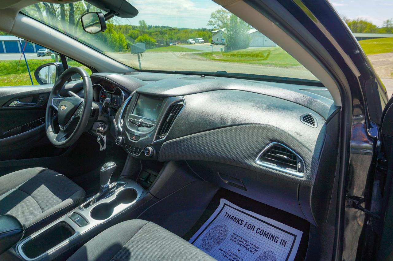 Chevrolet Cruze 4dr Sdn 1.4L LT w/1SD 2017