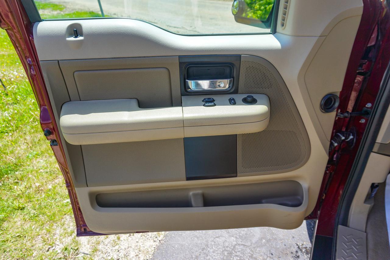 Ford F-150 Reg Cab Flareside 126" XLT 4WD 2006