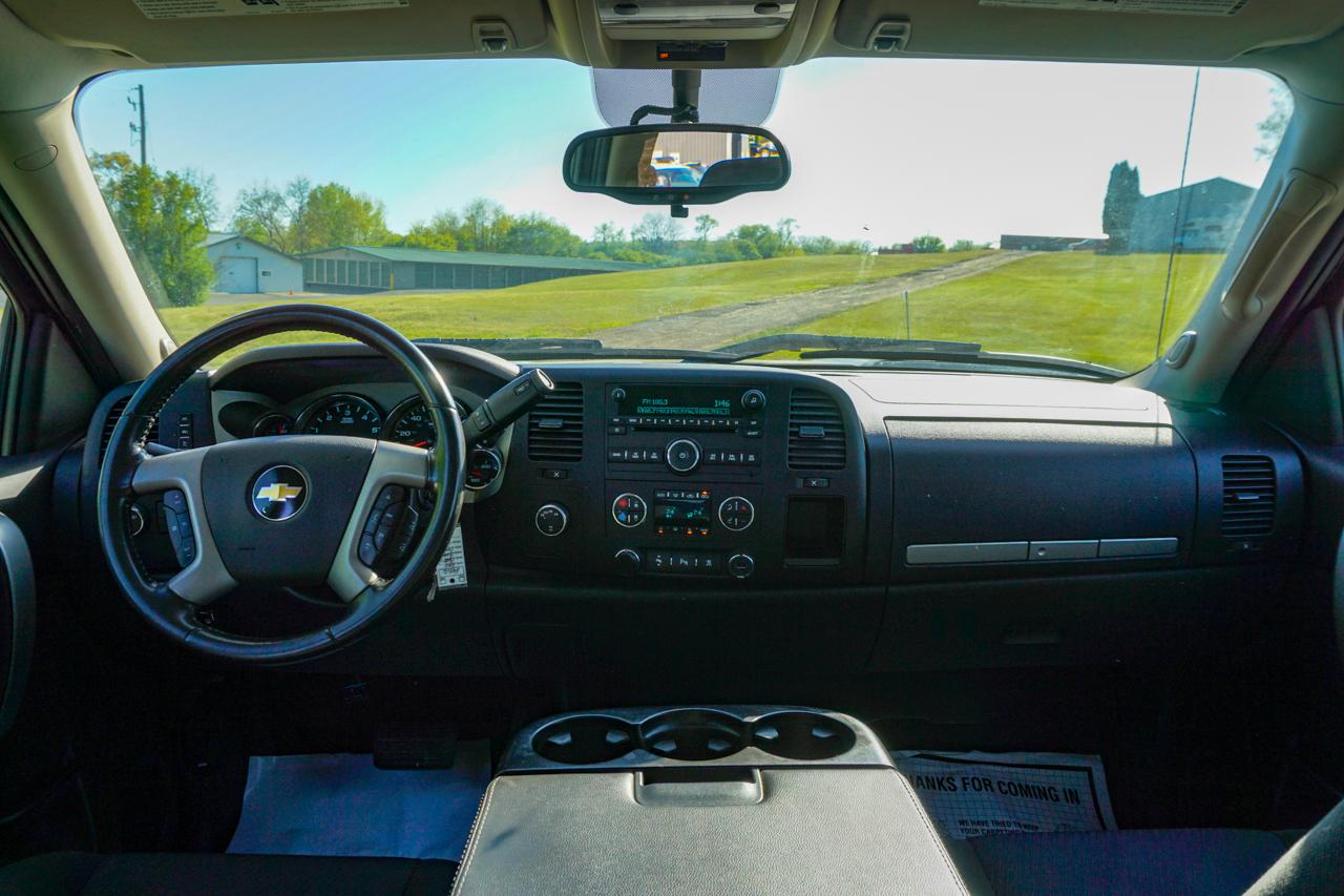 Chevrolet Silverado 1500 4WD Crew Cab 143.5" LT 2011