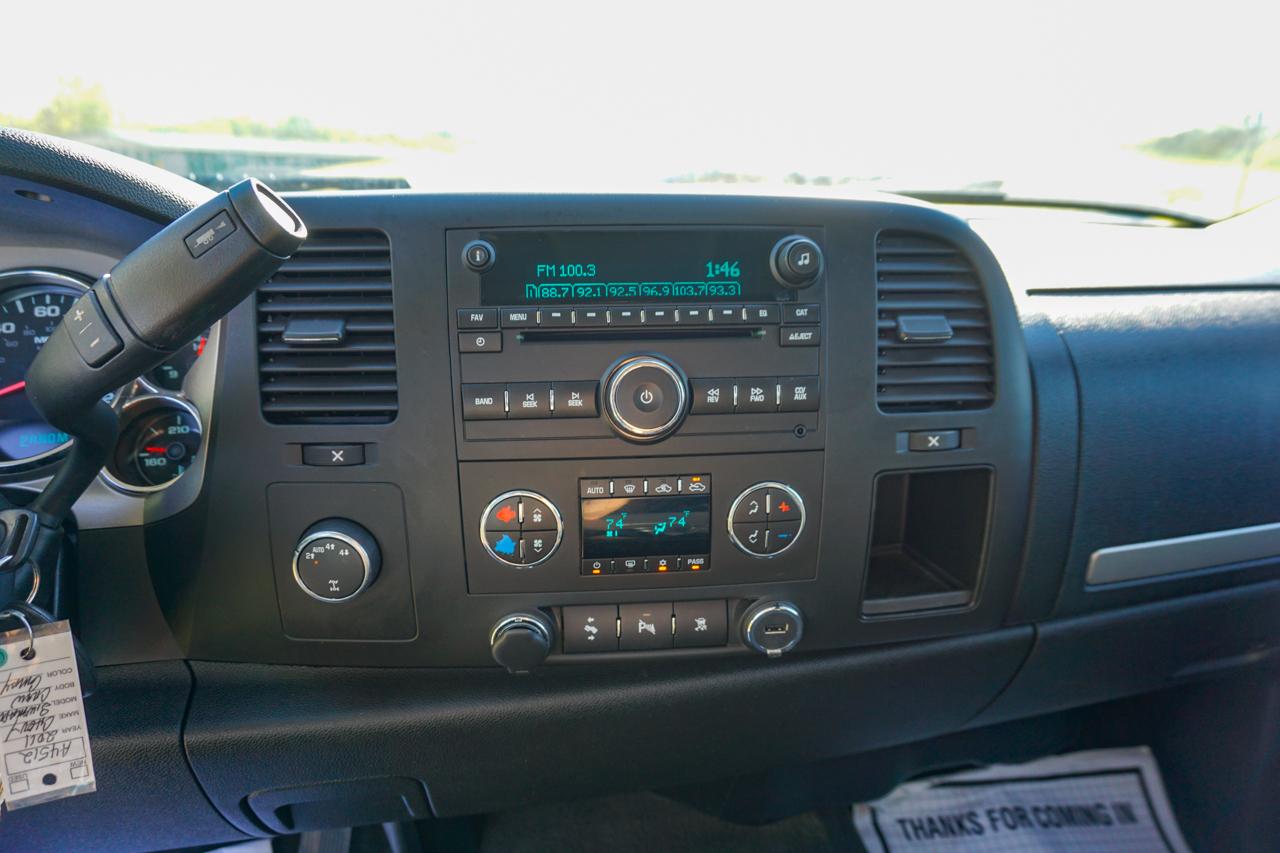 Chevrolet Silverado 1500 4WD Crew Cab 143.5" LT 2011