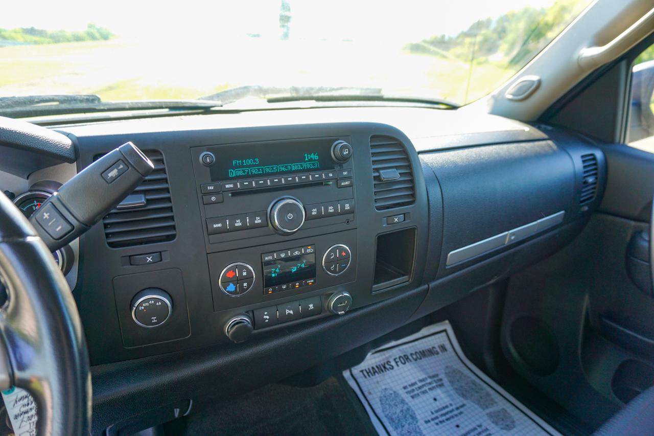 Chevrolet Silverado 1500 4WD Crew Cab 143.5" LT 2011