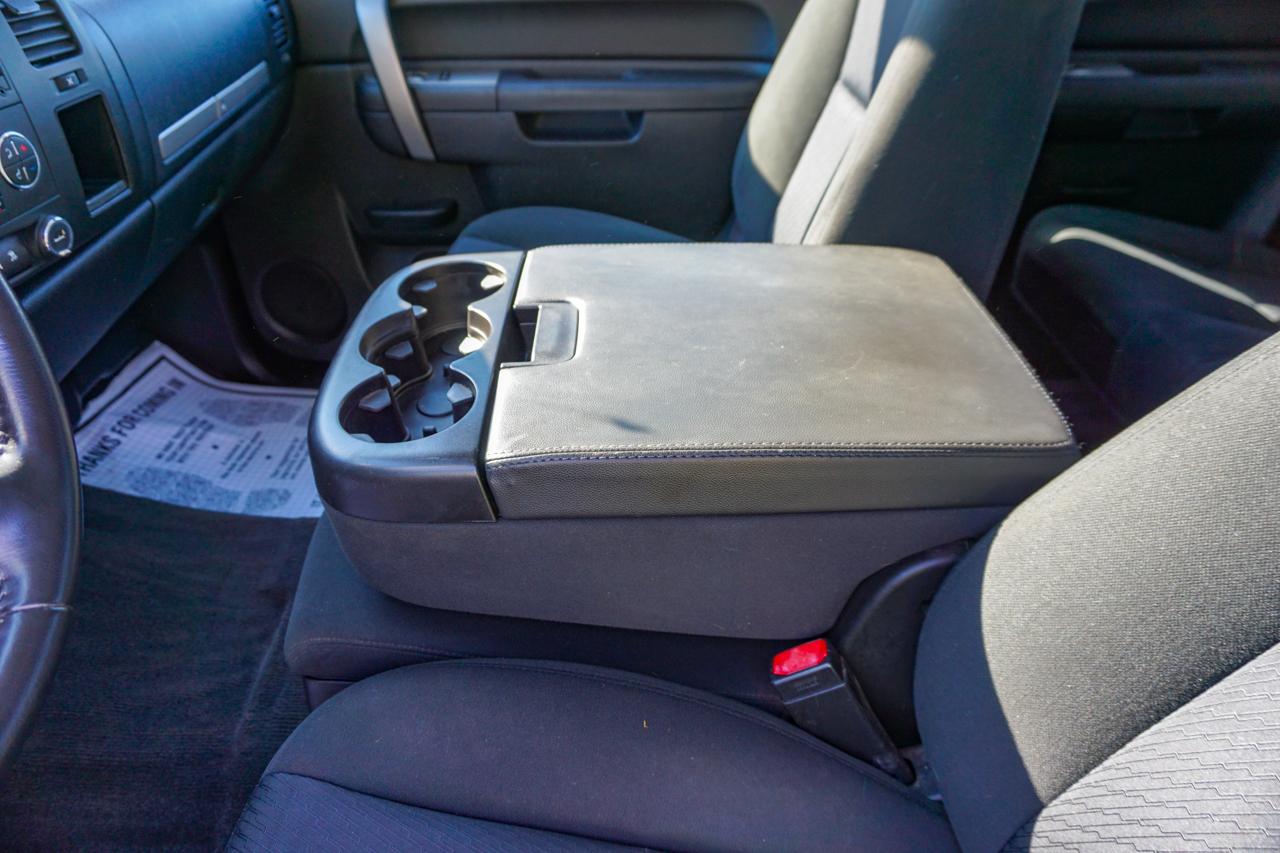 Chevrolet Silverado 1500 4WD Crew Cab 143.5" LT 2011
