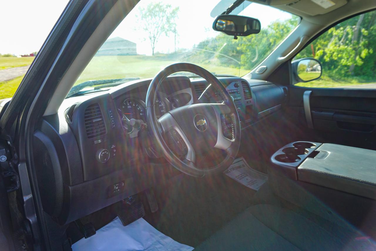 Chevrolet Silverado 1500 4WD Crew Cab 143.5" LT 2011