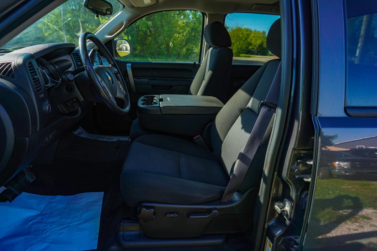 Chevrolet Silverado 1500 4WD Crew Cab 143.5" LT 2011