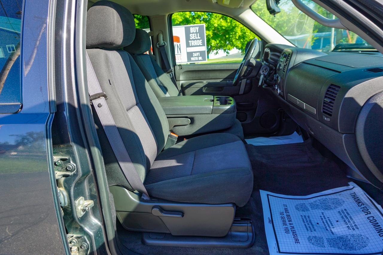 Chevrolet Silverado 1500 4WD Crew Cab 143.5" LT 2011