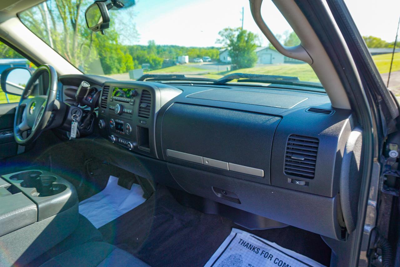 Chevrolet Silverado 1500 4WD Crew Cab 143.5" LT 2011