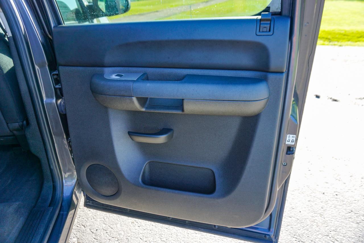 Chevrolet Silverado 1500 4WD Crew Cab 143.5" LT 2011
