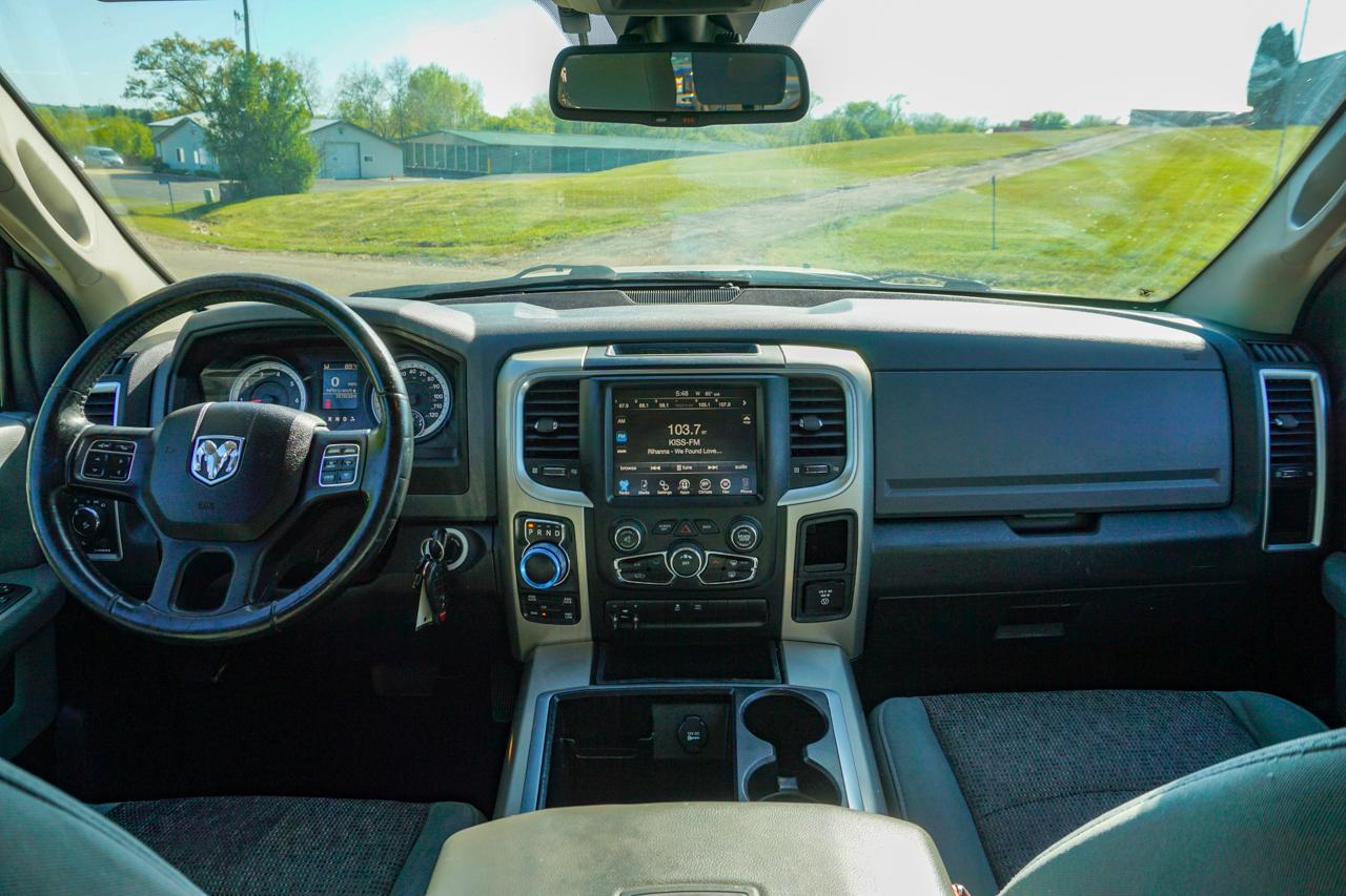 RAM 1500 4WD Quad Cab 140.5" Big Horn 2014