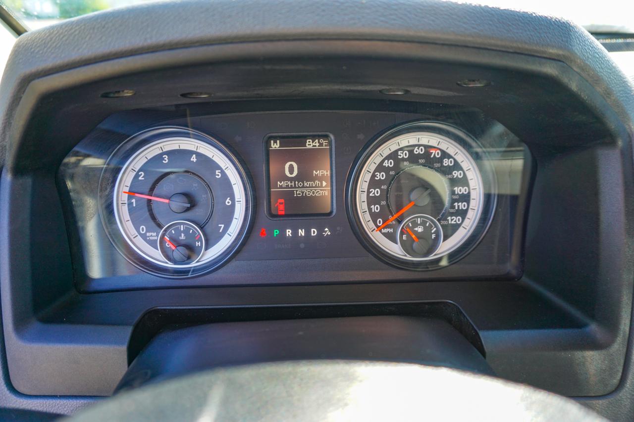 RAM 1500 4WD Quad Cab 140.5" Big Horn 2014