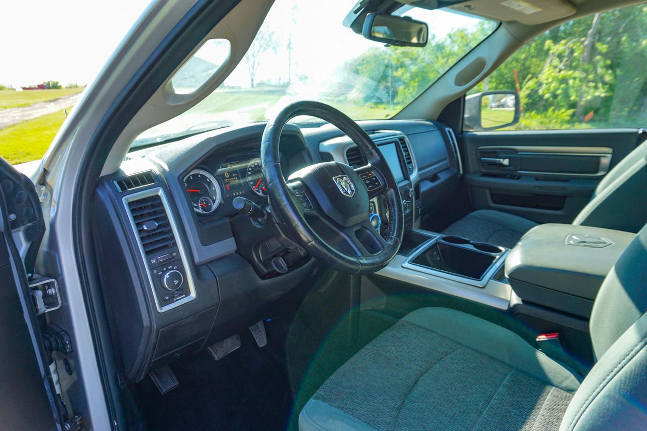 RAM 1500 4WD Quad Cab 140.5" Big Horn 2014