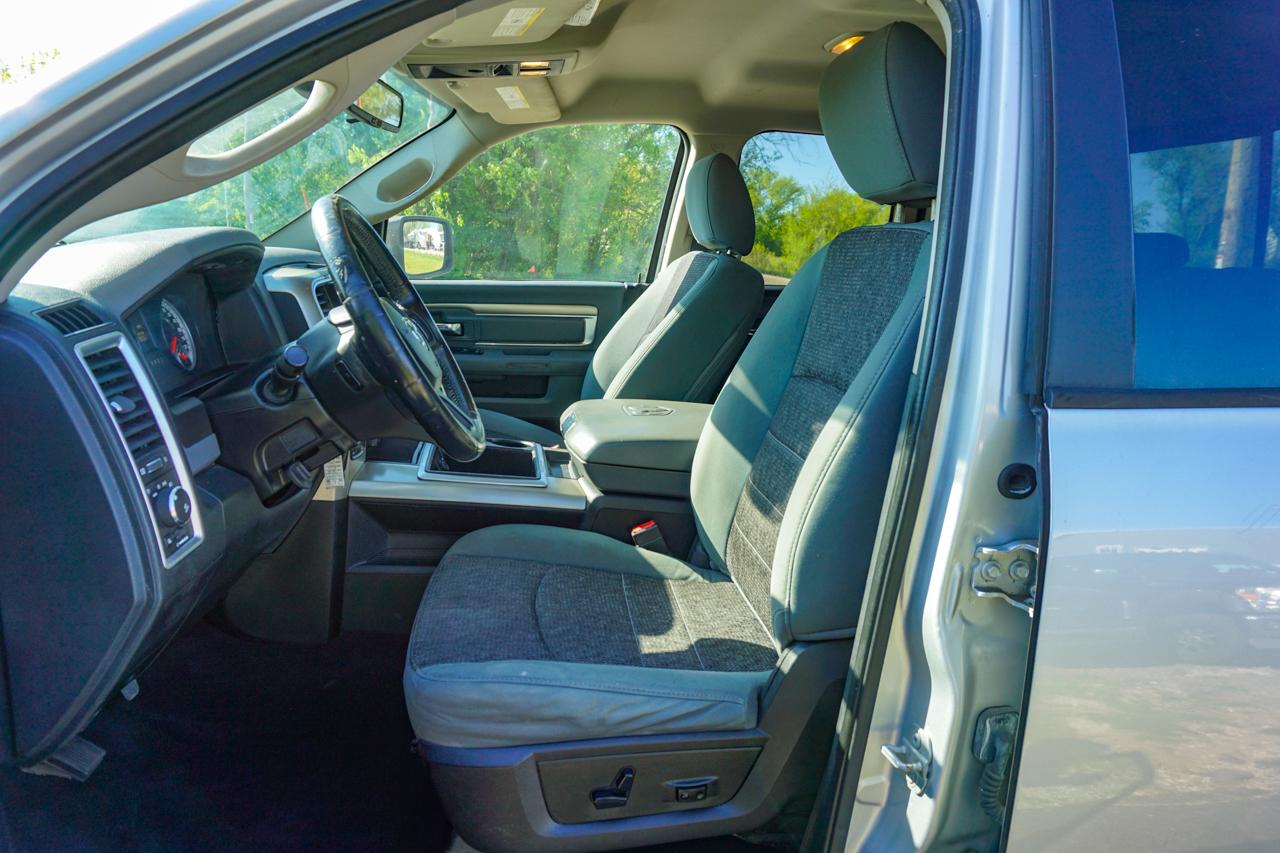 RAM 1500 4WD Quad Cab 140.5" Big Horn 2014