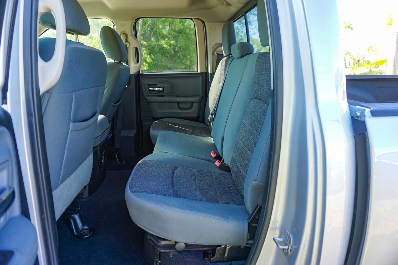 RAM 1500 4WD Quad Cab 140.5" Big Horn 2014