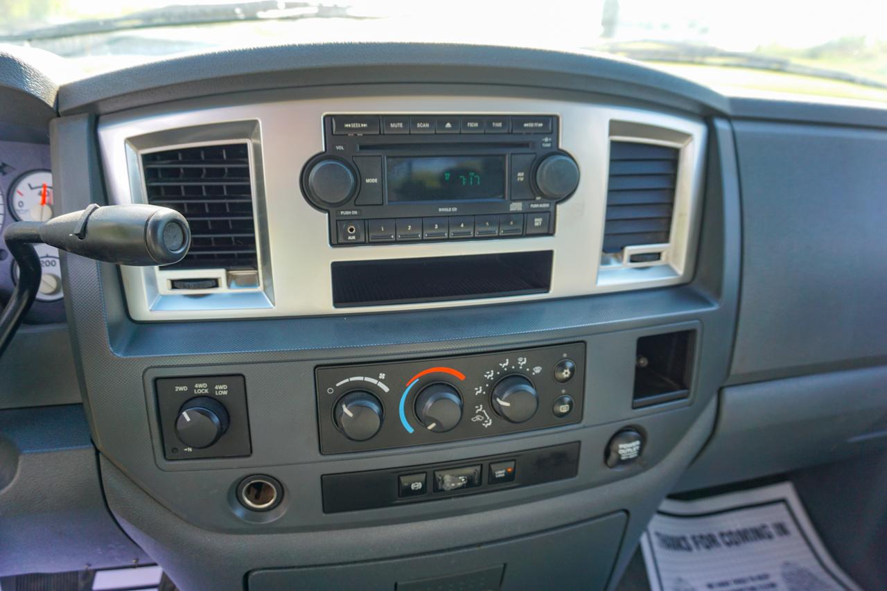 Dodge Ram 2500 4WD Quad Cab 140.5" SLT 2008