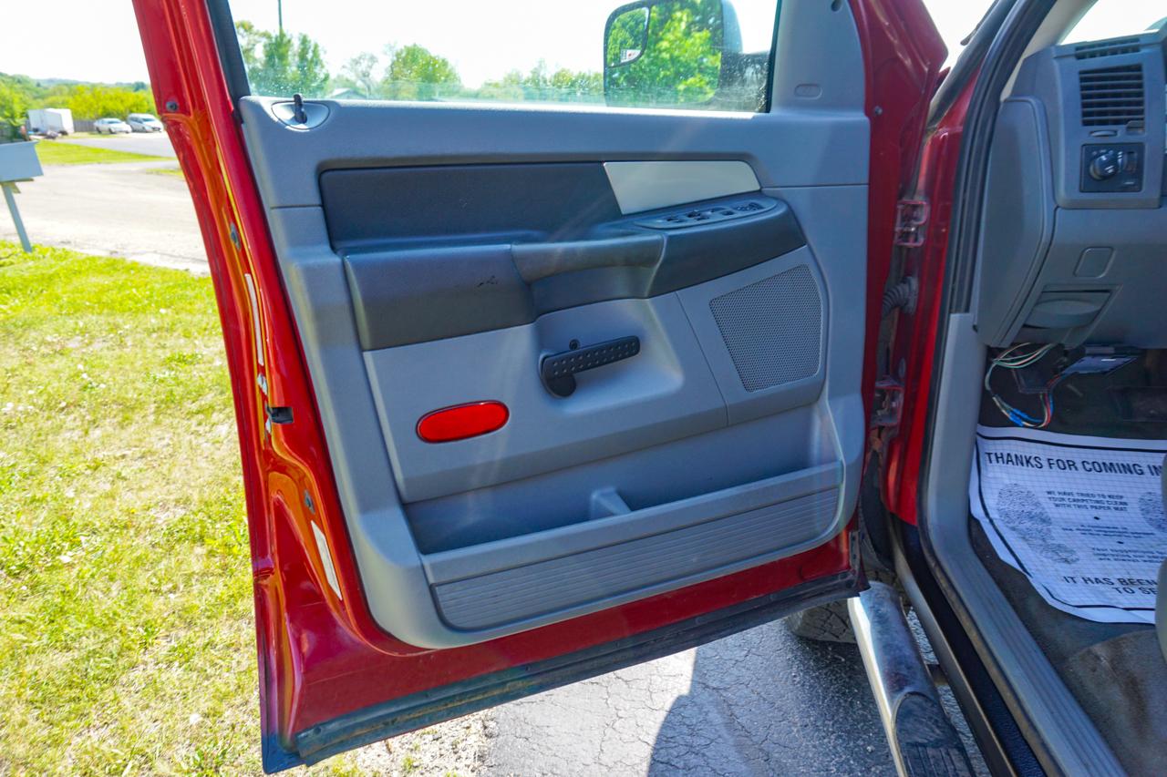 Dodge Ram 2500 4WD Quad Cab 140.5" SLT 2008