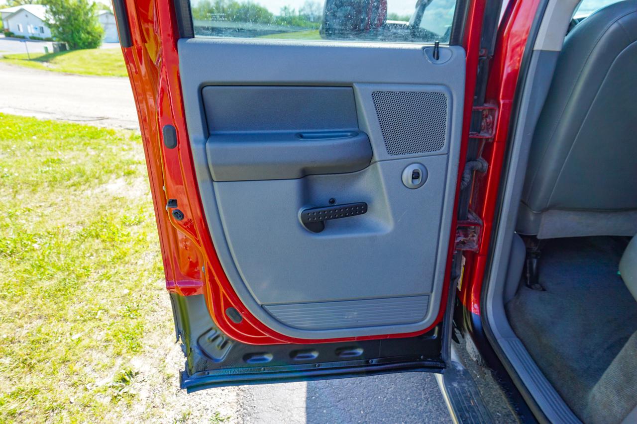 Dodge Ram 2500 4WD Quad Cab 140.5" SLT 2008