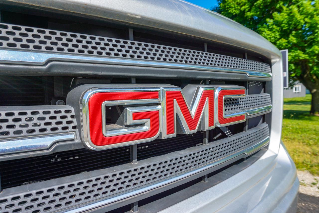 GMC Sierra 1500 4WD Double Cab 143.5" SLT 2014
