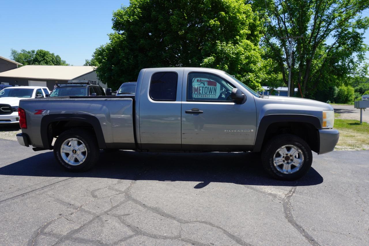 Chevrolet Silverado 1500 4WD Ext Cab 143.5" LT w/1LT 2008
