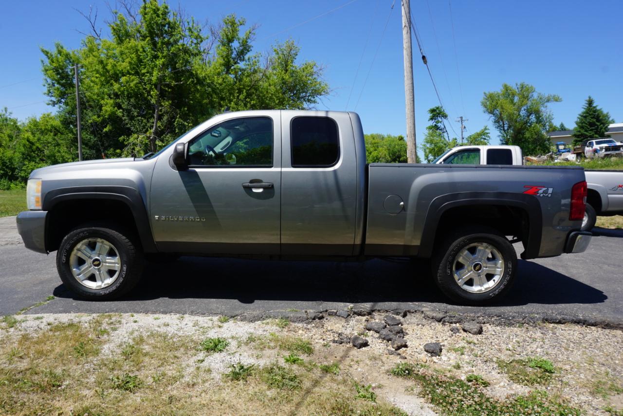 Chevrolet Silverado 1500 4WD Ext Cab 143.5" LT w/1LT 2008