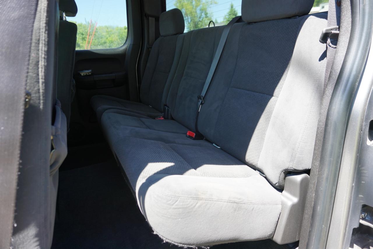 Chevrolet Silverado 1500 4WD Ext Cab 143.5" LT w/1LT 2008