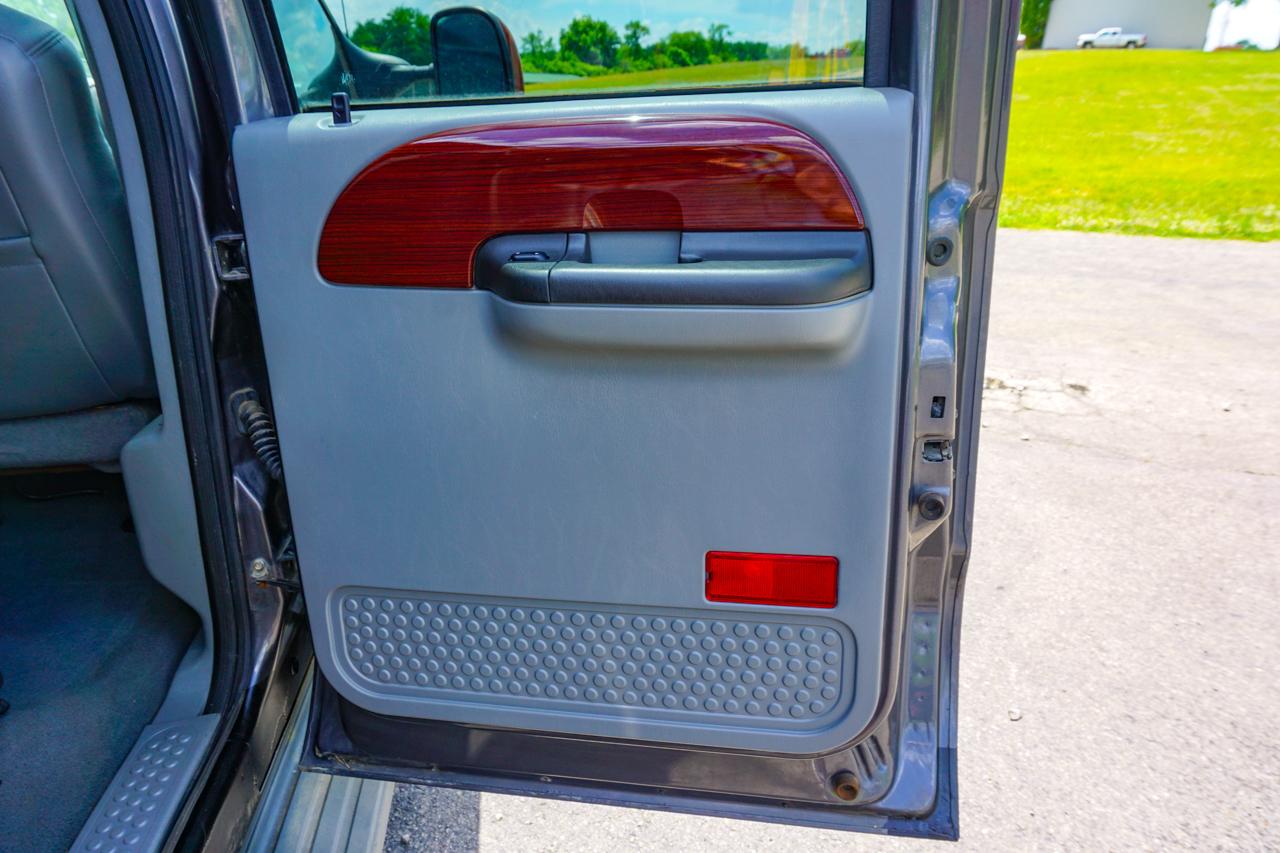 Ford Super Duty F-350 SRW 4WD Crew Cab 156" Lariat 2007