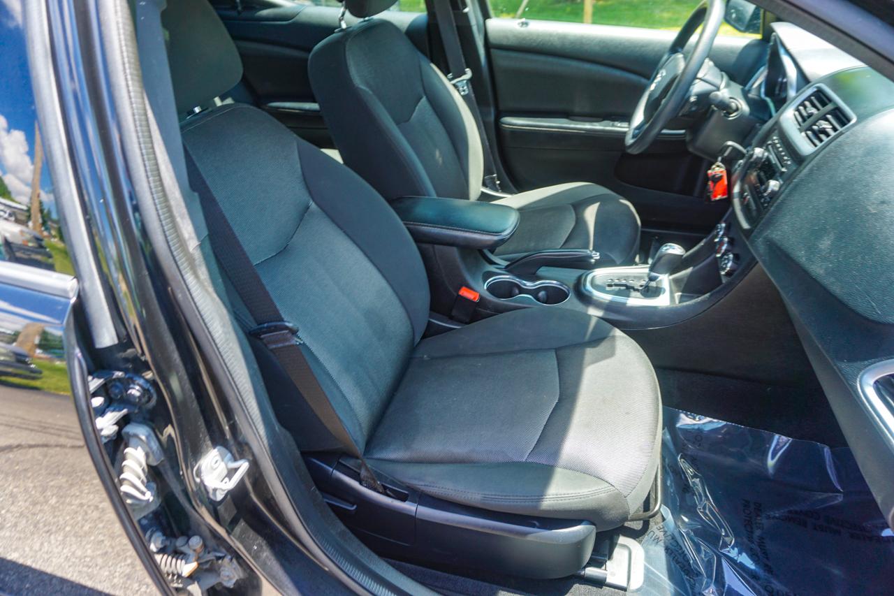Dodge Avenger 4dr Sdn SE V6 2013