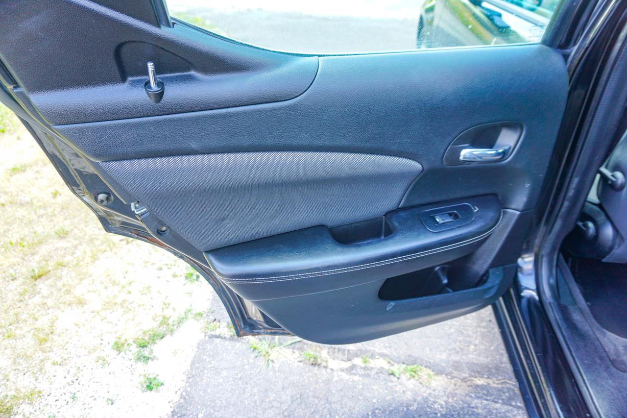 Dodge Avenger 4dr Sdn SE V6 2013