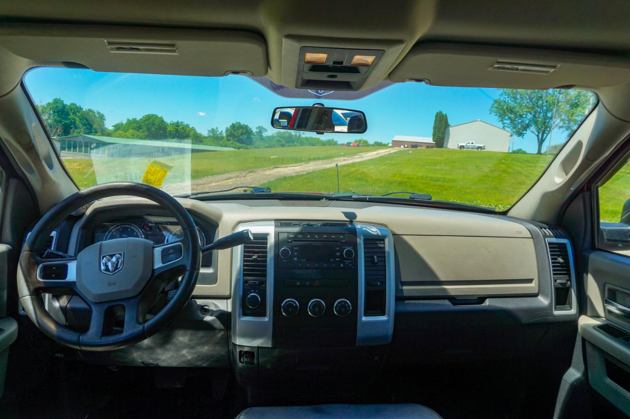 Dodge Ram 1500 4WD Quad Cab 140.5" SLT 2010