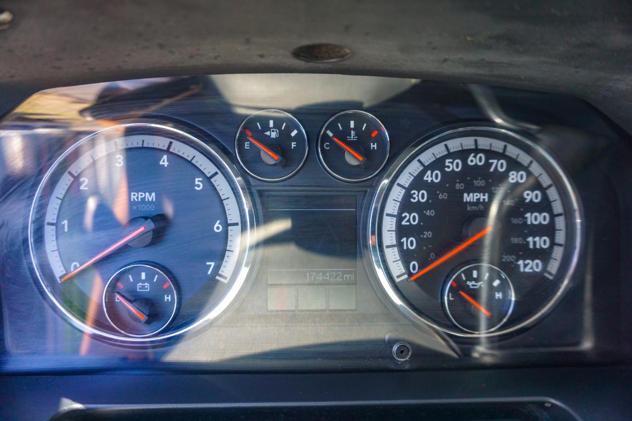 Dodge Ram 1500 4WD Quad Cab 140.5" SLT 2010