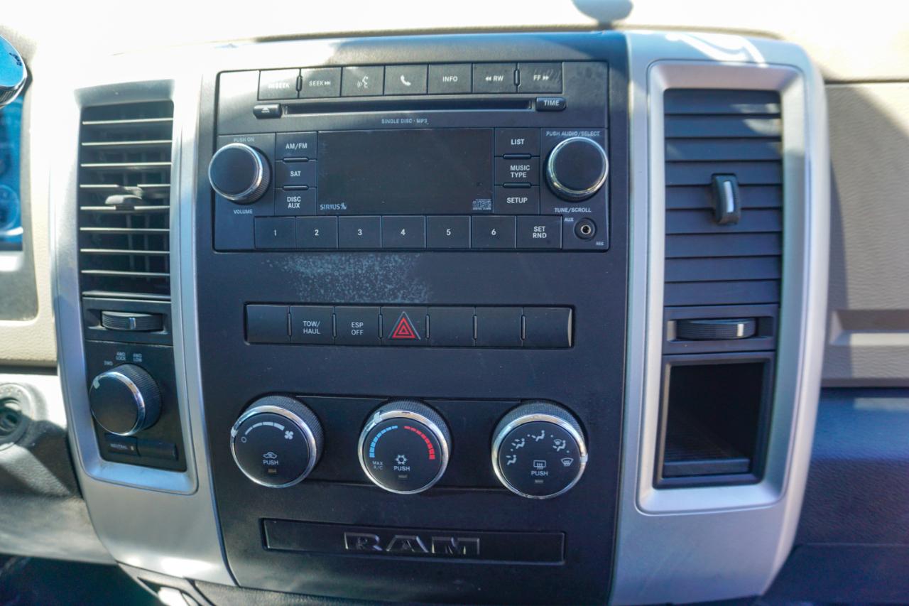 Dodge Ram 1500 4WD Quad Cab 140.5" SLT 2010