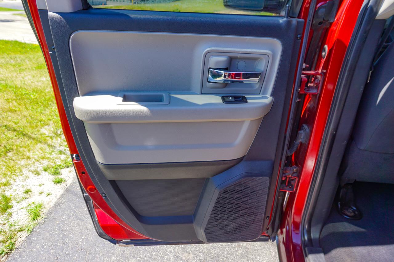 Dodge Ram 1500 4WD Quad Cab 140.5" SLT 2010