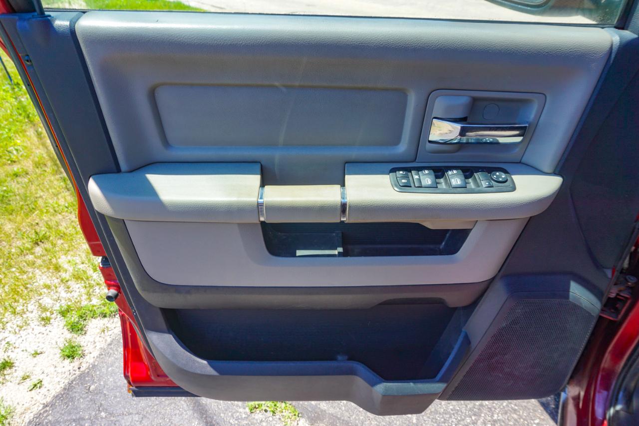 Dodge Ram 1500 4WD Quad Cab 140.5" SLT 2010