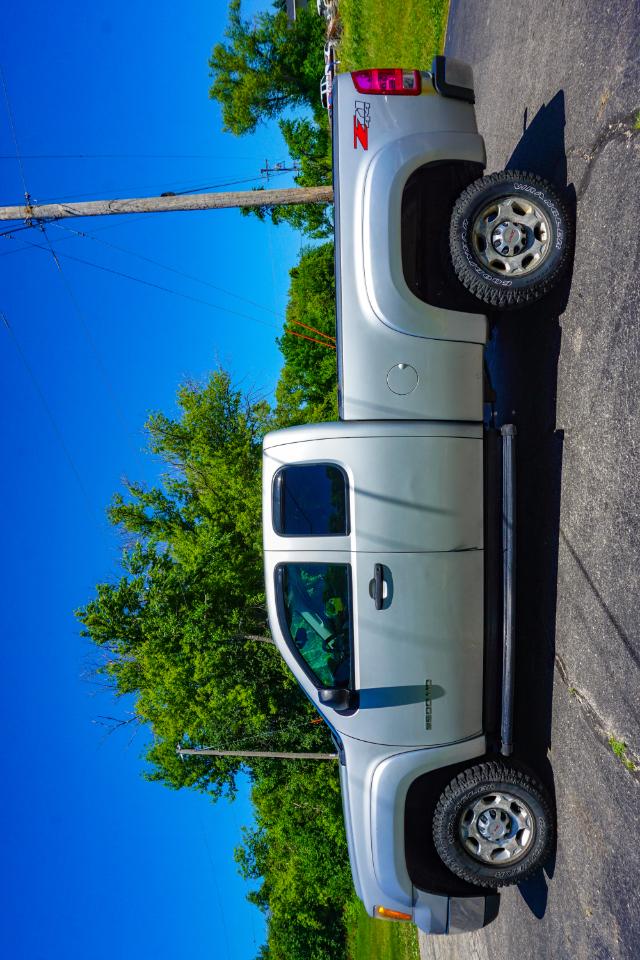 GMC Sierra 2500HD 4WD Ext Cab 143.5" SLE 2010