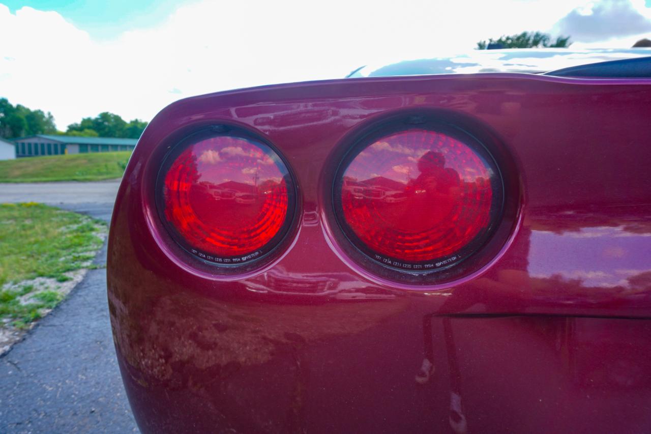 Chevrolet Corvette 2dr Cpe 2005