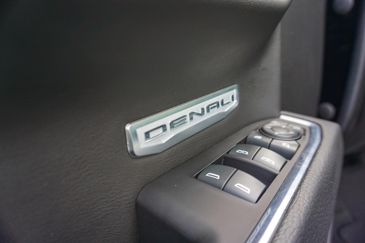 GMC Sierra 1500 4WD Crew Cab 147" Denali 2023