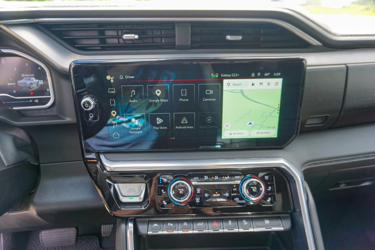 GMC Sierra 1500 4WD Crew Cab 147" Denali 2023