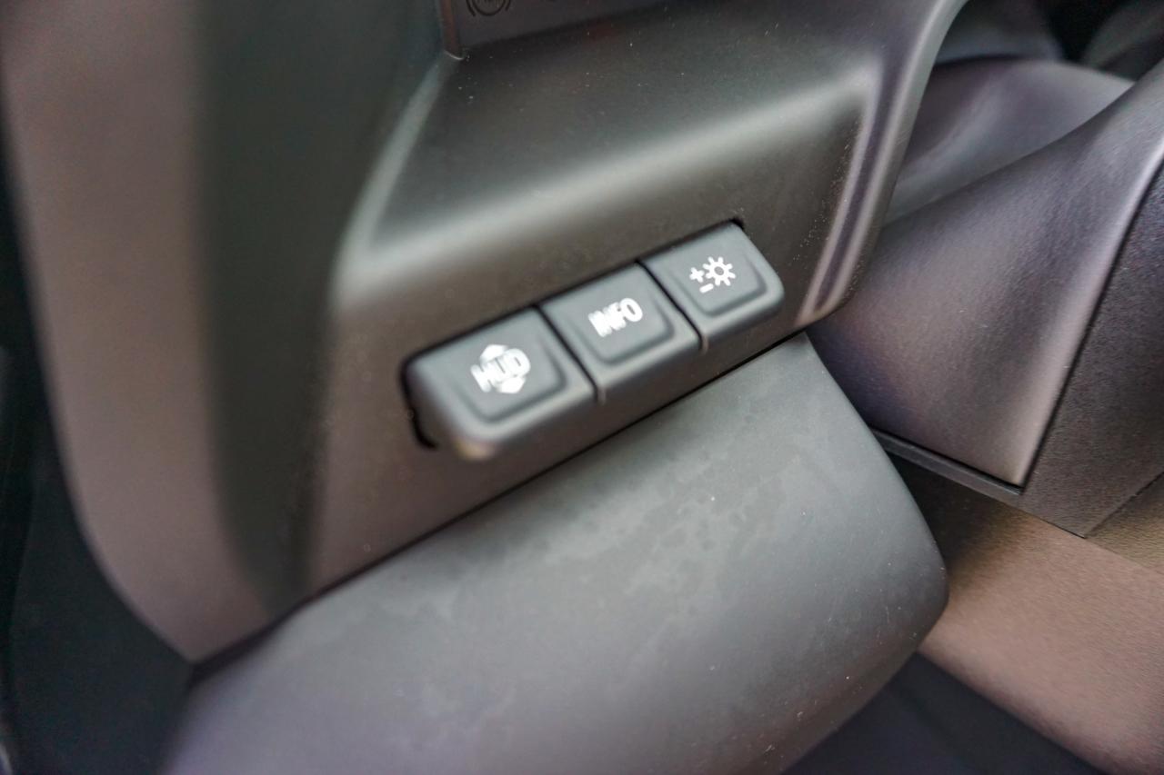 GMC Sierra 1500 4WD Crew Cab 147" Denali 2023