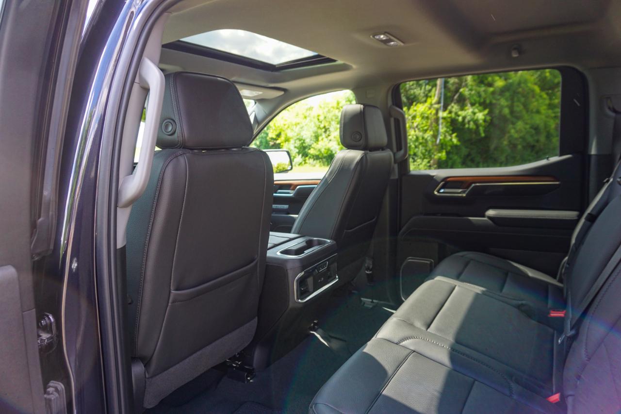 GMC Sierra 1500 4WD Crew Cab 147" Denali 2023