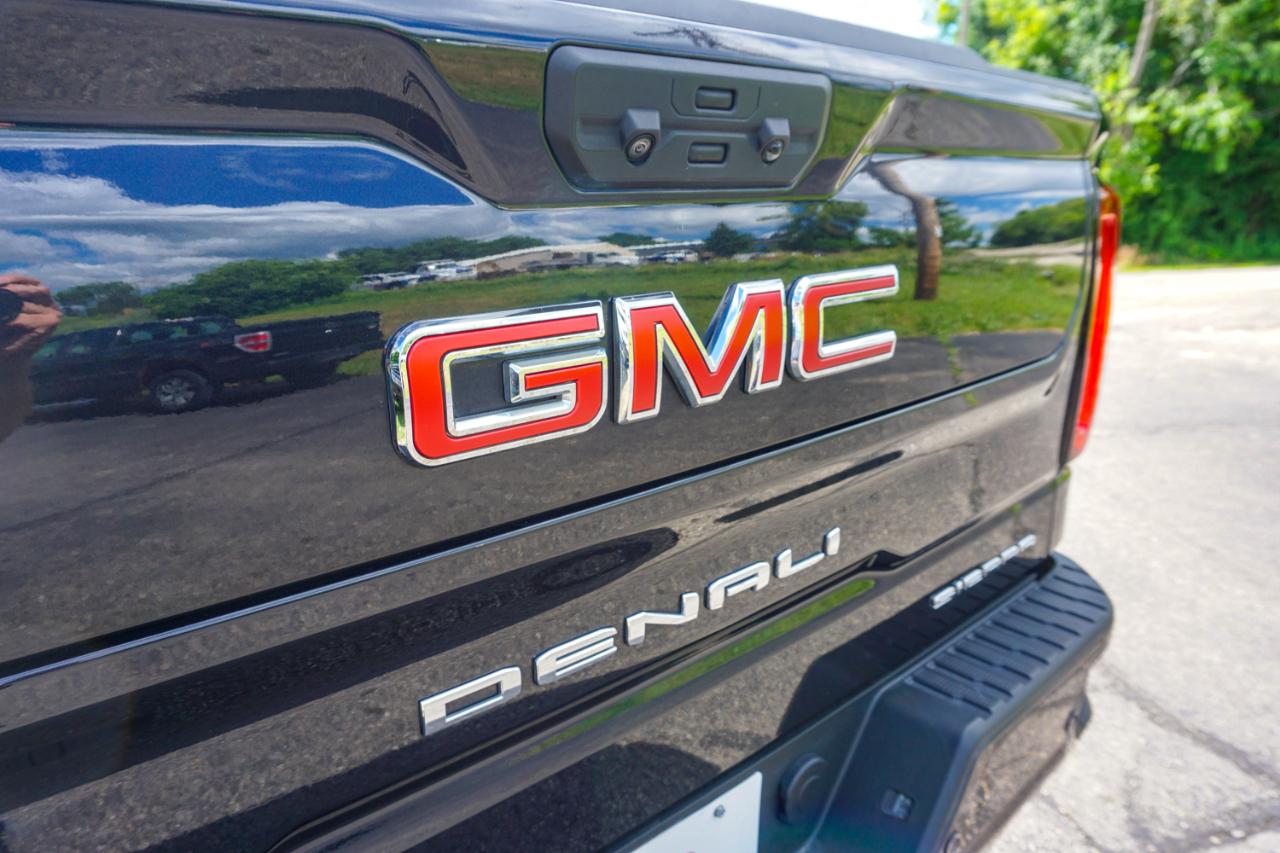 GMC Sierra 1500 4WD Crew Cab 147" Denali 2023