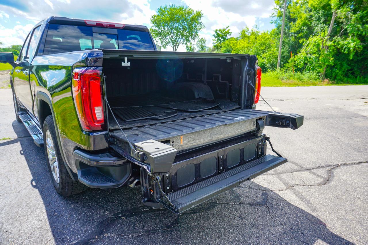 GMC Sierra 1500 4WD Crew Cab 147" Denali 2023
