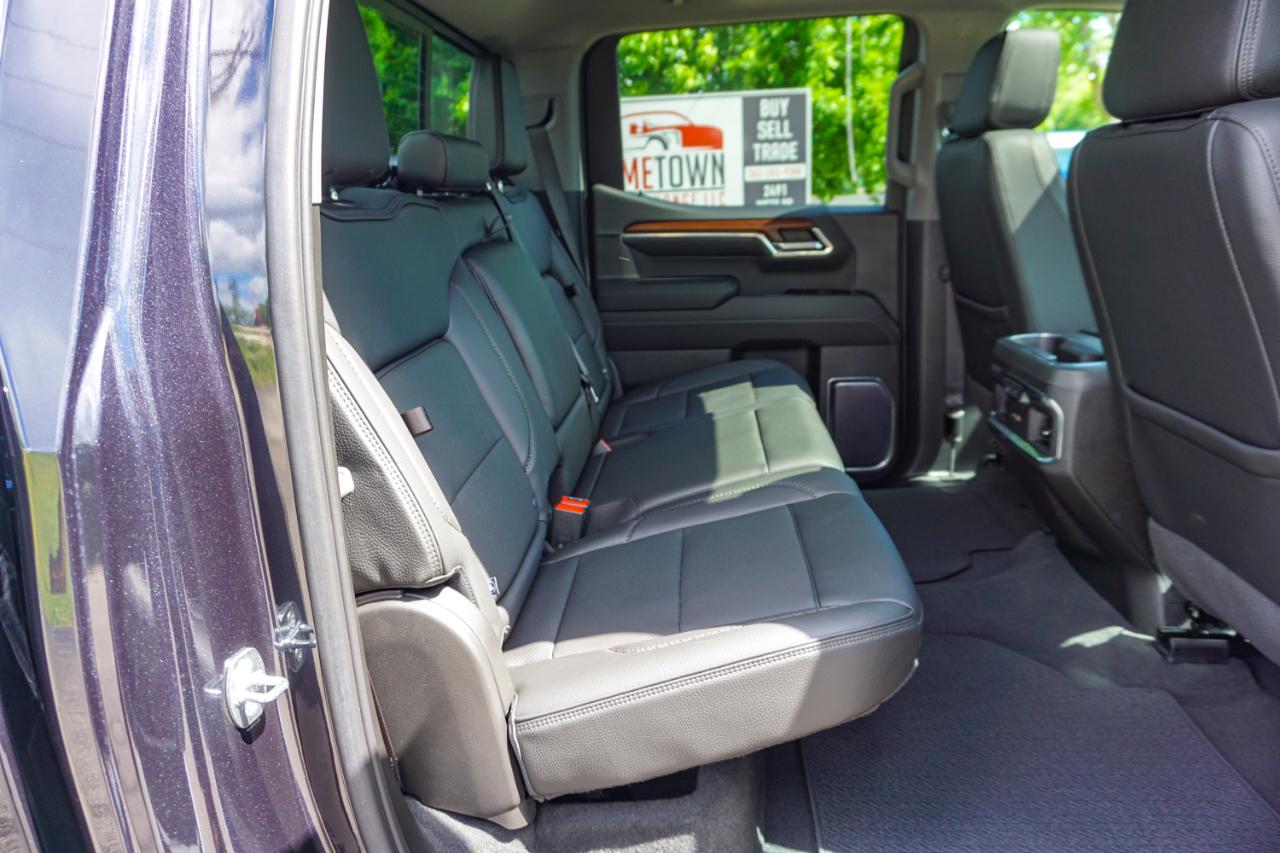 GMC Sierra 1500 4WD Crew Cab 147" Denali 2023