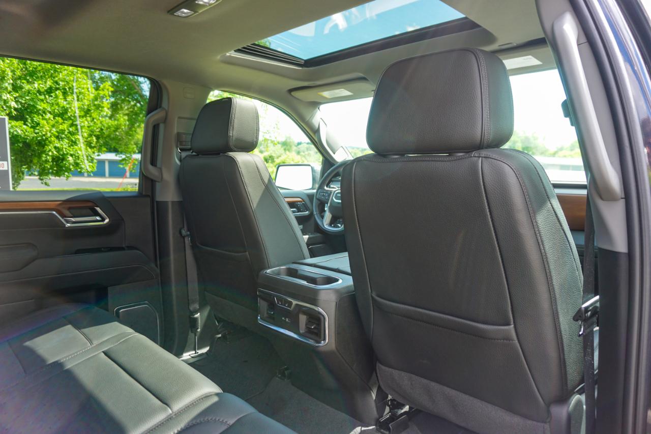 GMC Sierra 1500 4WD Crew Cab 147" Denali 2023