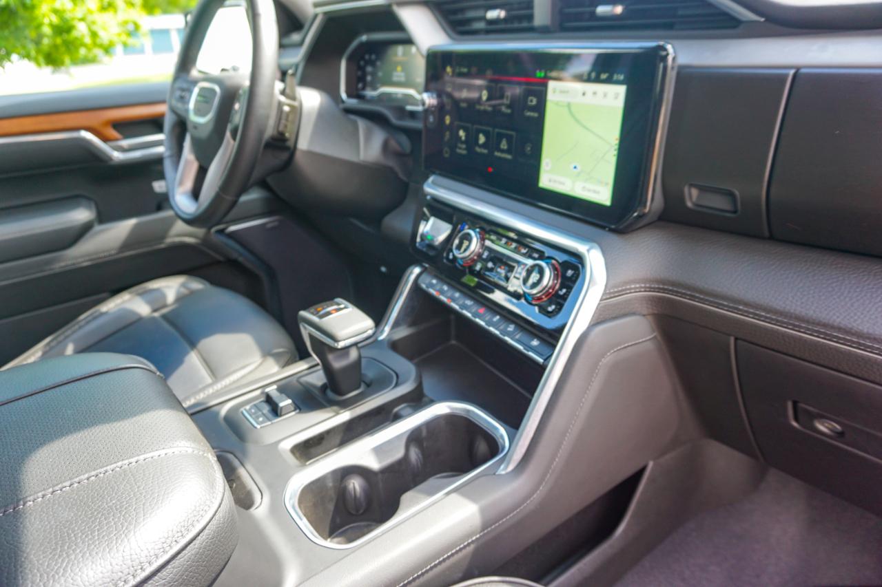 GMC Sierra 1500 4WD Crew Cab 147" Denali 2023