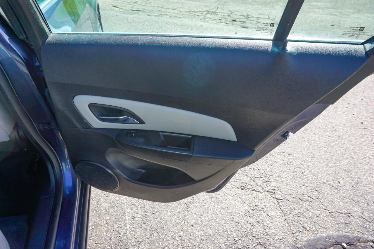 Chevrolet Cruze 4dr Sdn Auto ECO 2013