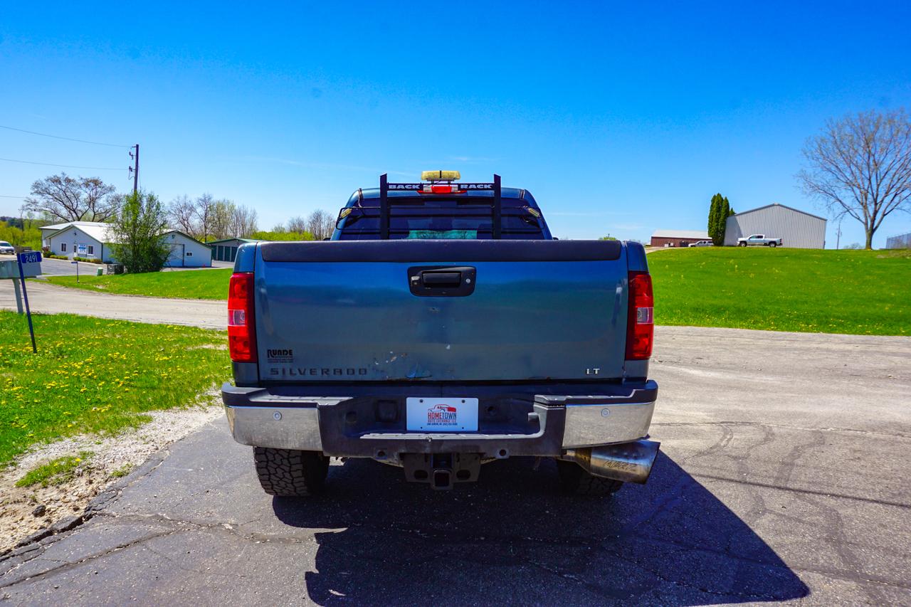 Chevrolet Silverado 2500HD 4WD Crew Cab 153.7" LT 2011