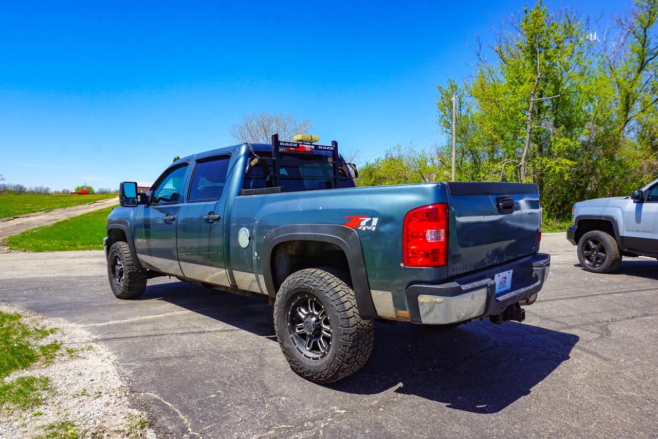 Chevrolet Silverado 2500HD 4WD Crew Cab 153.7" LT 2011