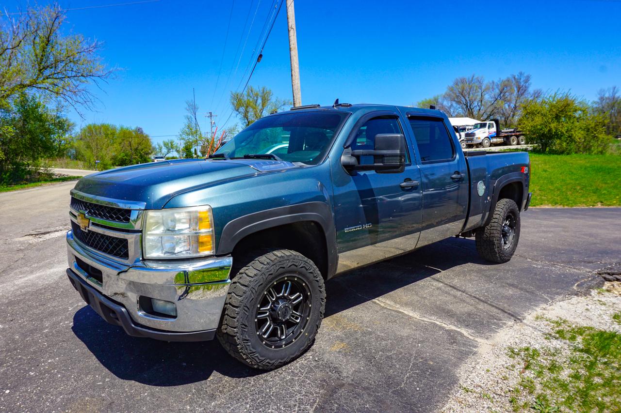 Chevrolet Silverado 2500HD 4WD Crew Cab 153.7" LT 2011