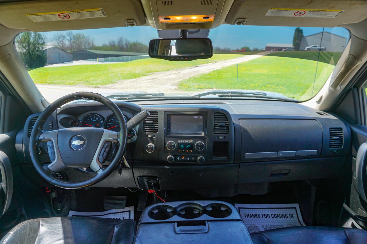 Chevrolet Silverado 2500HD 4WD Crew Cab 153.7" LT 2011