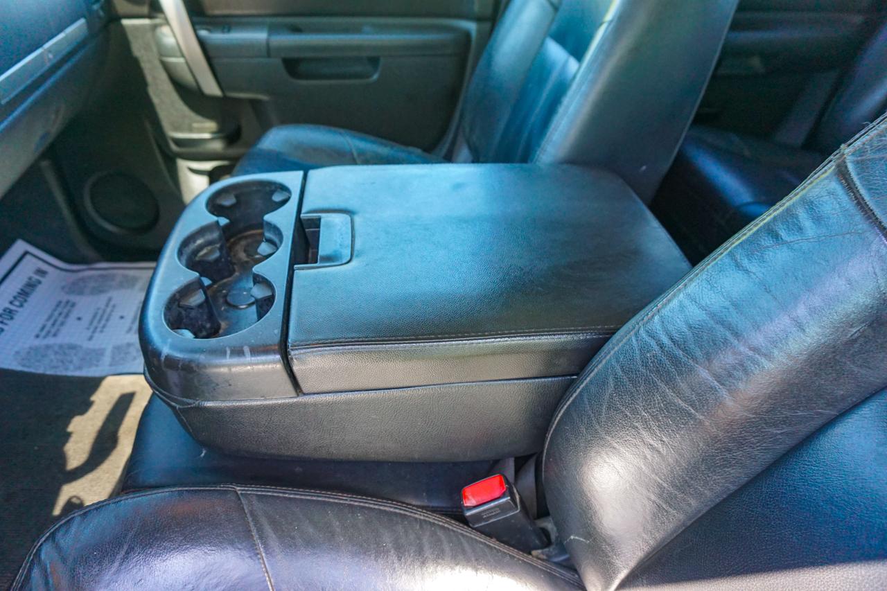 Chevrolet Silverado 2500HD 4WD Crew Cab 153.7" LT 2011