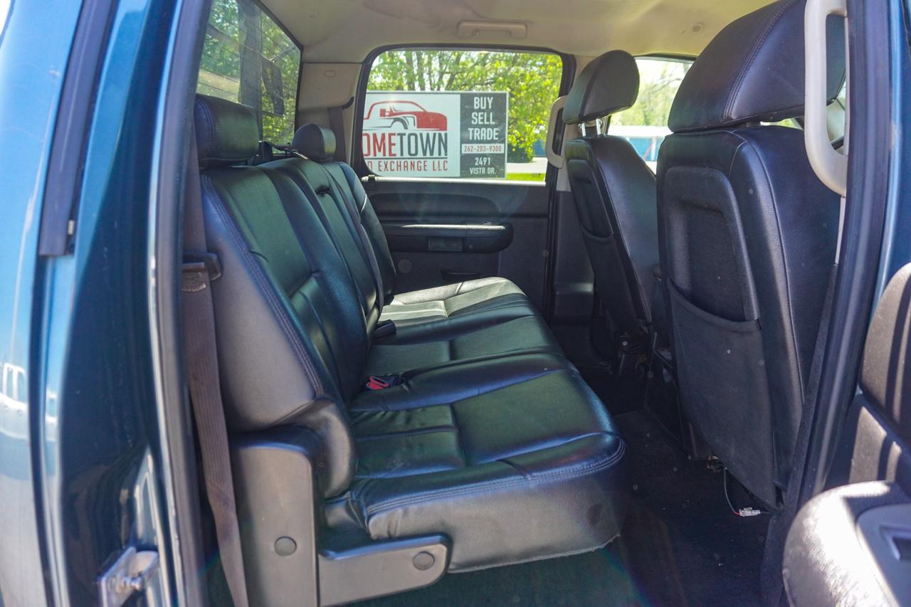 Chevrolet Silverado 2500HD 4WD Crew Cab 153.7" LT 2011
