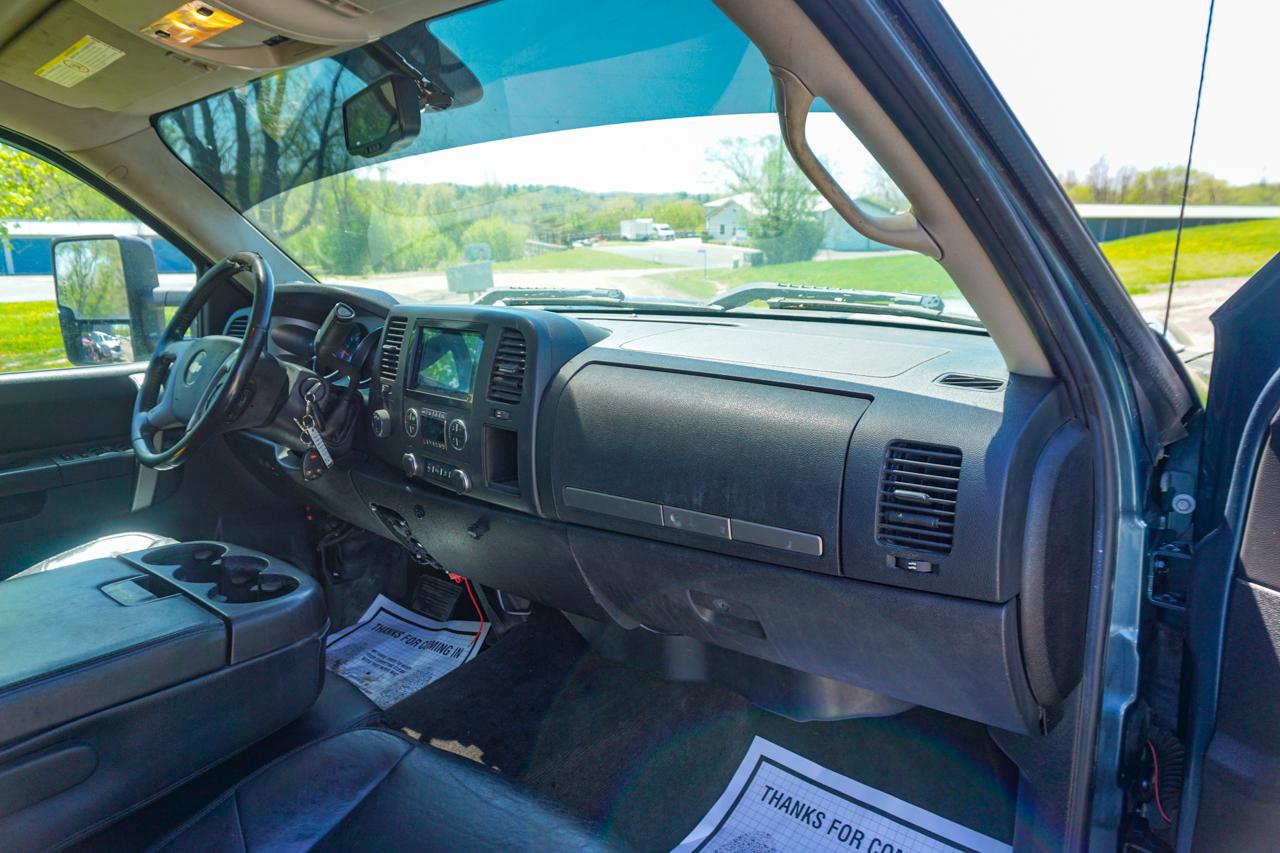 Chevrolet Silverado 2500HD 4WD Crew Cab 153.7" LT 2011